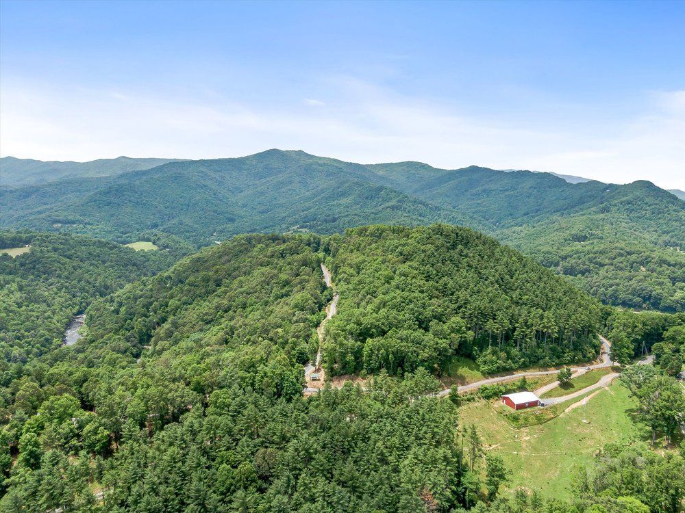 Majors Estate: 1610 Perth Rd, Clyde, NC 28721